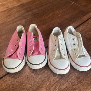 TWO ✌🏻pairs of Converse
